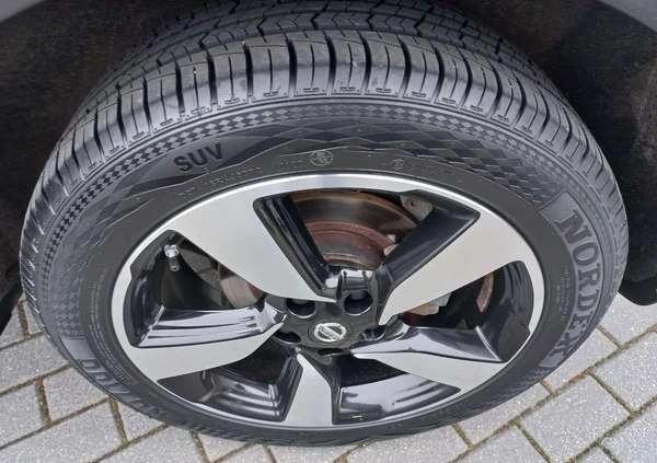 Nissan Qashqai cena 63900 przebieg: 72000, rok produkcji 2016 z Międzyzdroje małe 407
